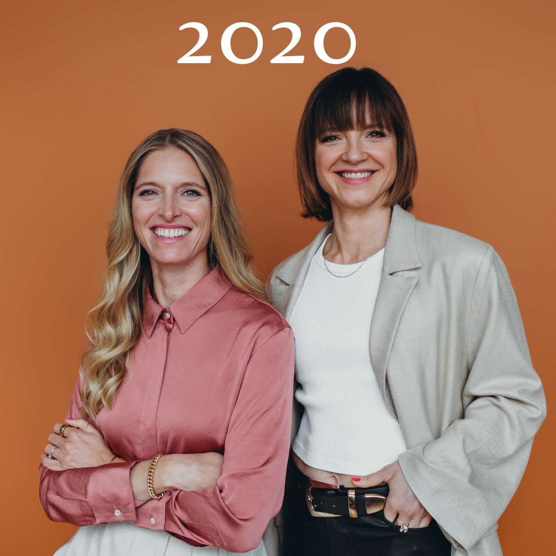 Die zwei Gründerinnen Kati und Kristine lächeln in die Kamera