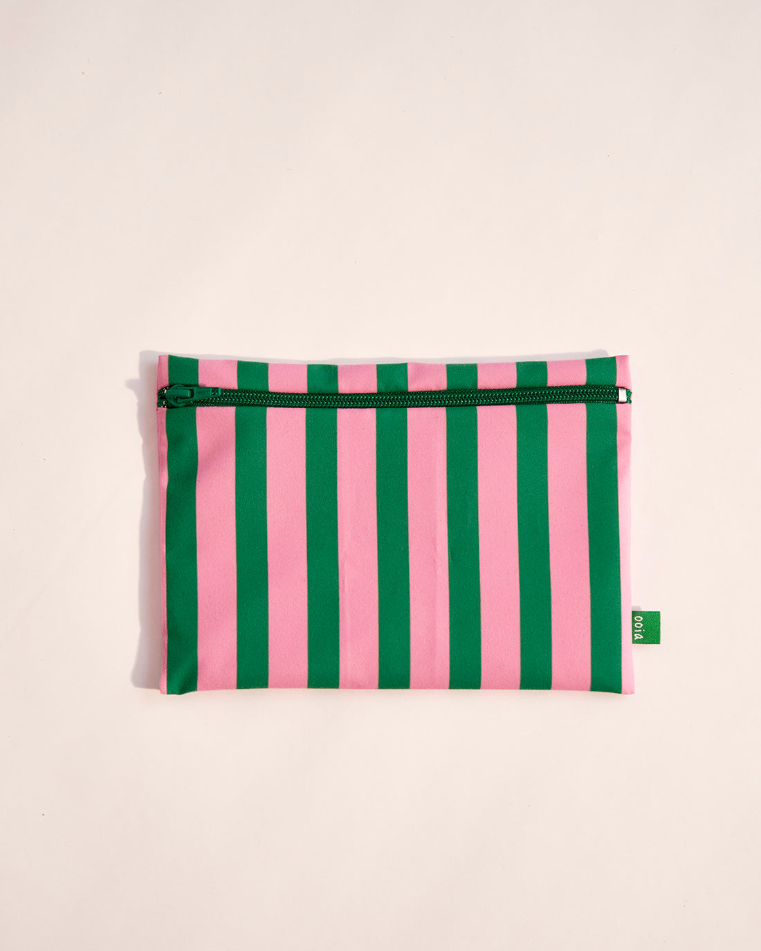 ooia Wetbag Edition 25/26 - rosa-grün gestreiftes Täschchen, das Feuchtigkeit vom Austreten hindert - perfekt für deine ooia Periodenunterwäsche